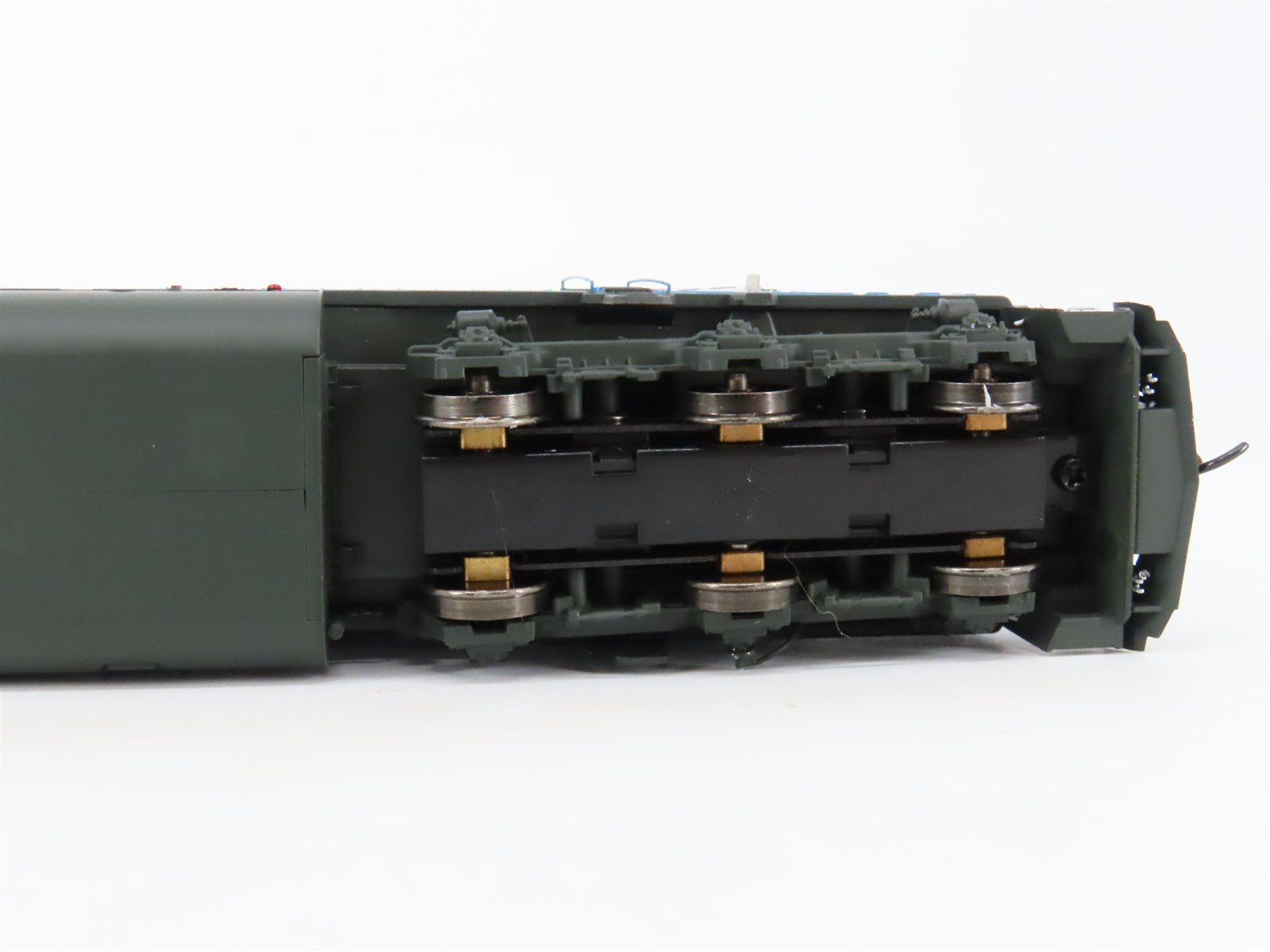 HO Athearn Genesis Primed for Grime ATHG25259 BN/ex-GN EMD F45 Diesel #6606