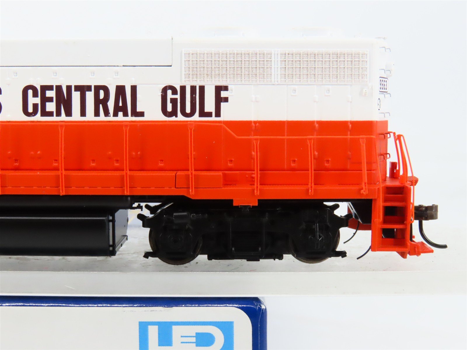 HO Scale Athearn Genesis ATHG71703 ICG EMD GP38-2 Diesel #9563 - DCC Ready