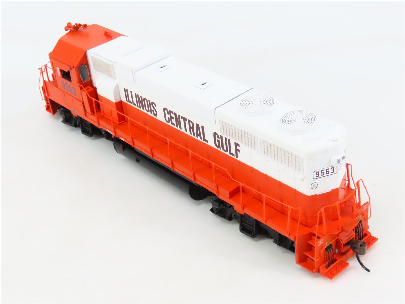 HO Scale Athearn Genesis ATHG71703 ICG EMD GP38-2 Diesel #9563 - DCC Ready
