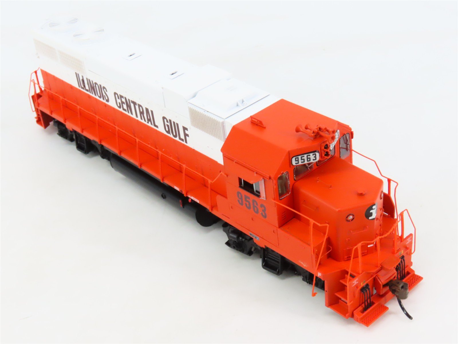 HO Scale Athearn Genesis ATHG71703 ICG EMD GP38-2 Diesel #9563 - DCC Ready