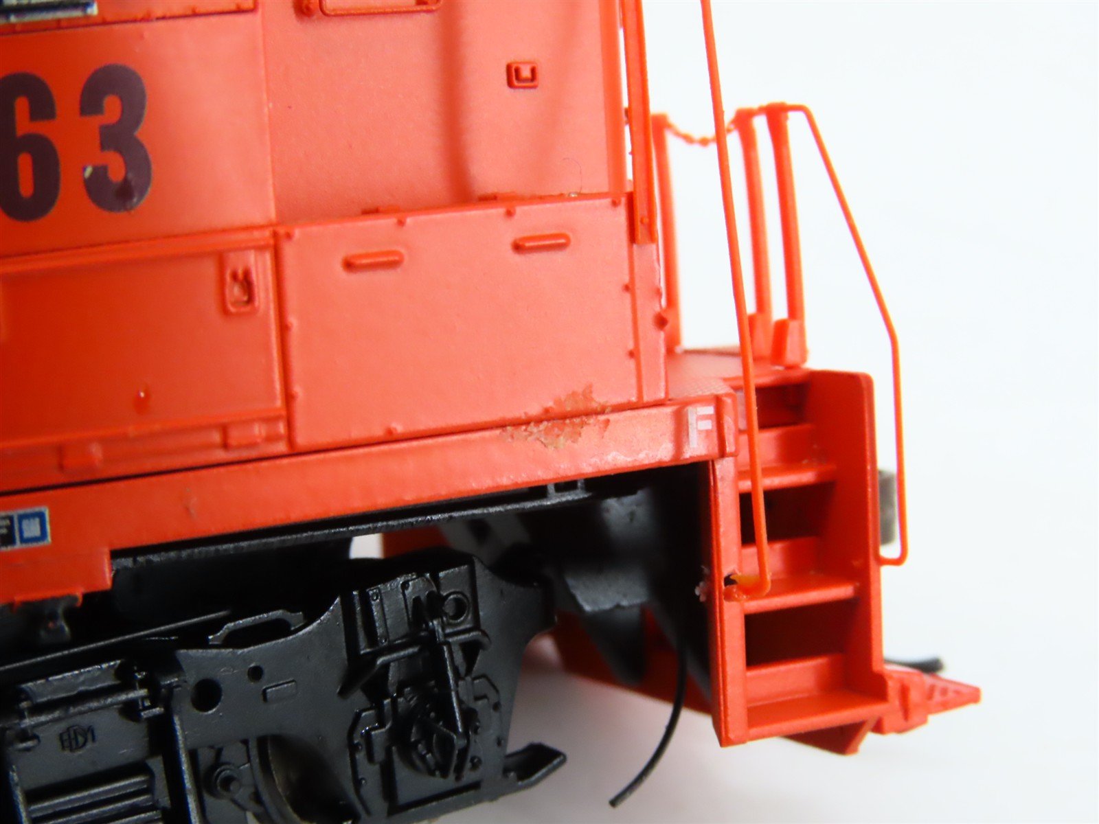 HO Scale Athearn Genesis ATHG71703 ICG EMD GP38-2 Diesel #9563 - DCC Ready