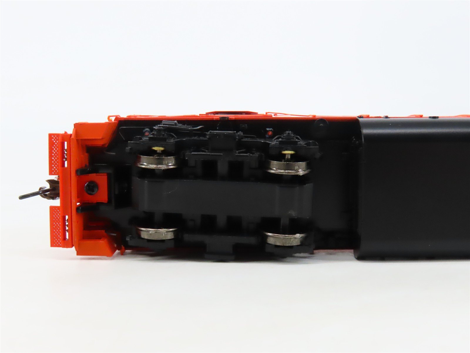 HO Scale Athearn Genesis ATHG71703 ICG EMD GP38-2 Diesel #9563 - DCC Ready