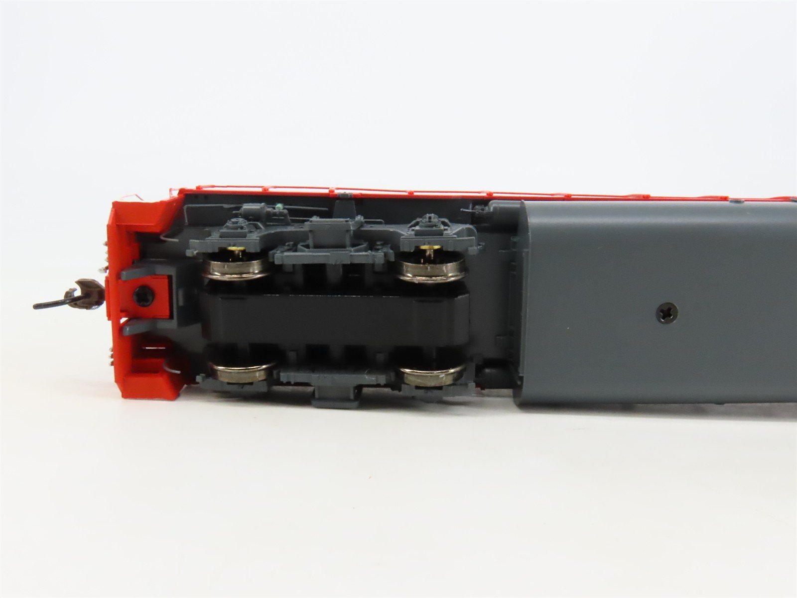 HO Scale Athearn Genesis ATHG71706 ICG EMD GP38-2 Diesel #9568 - DCC Ready
