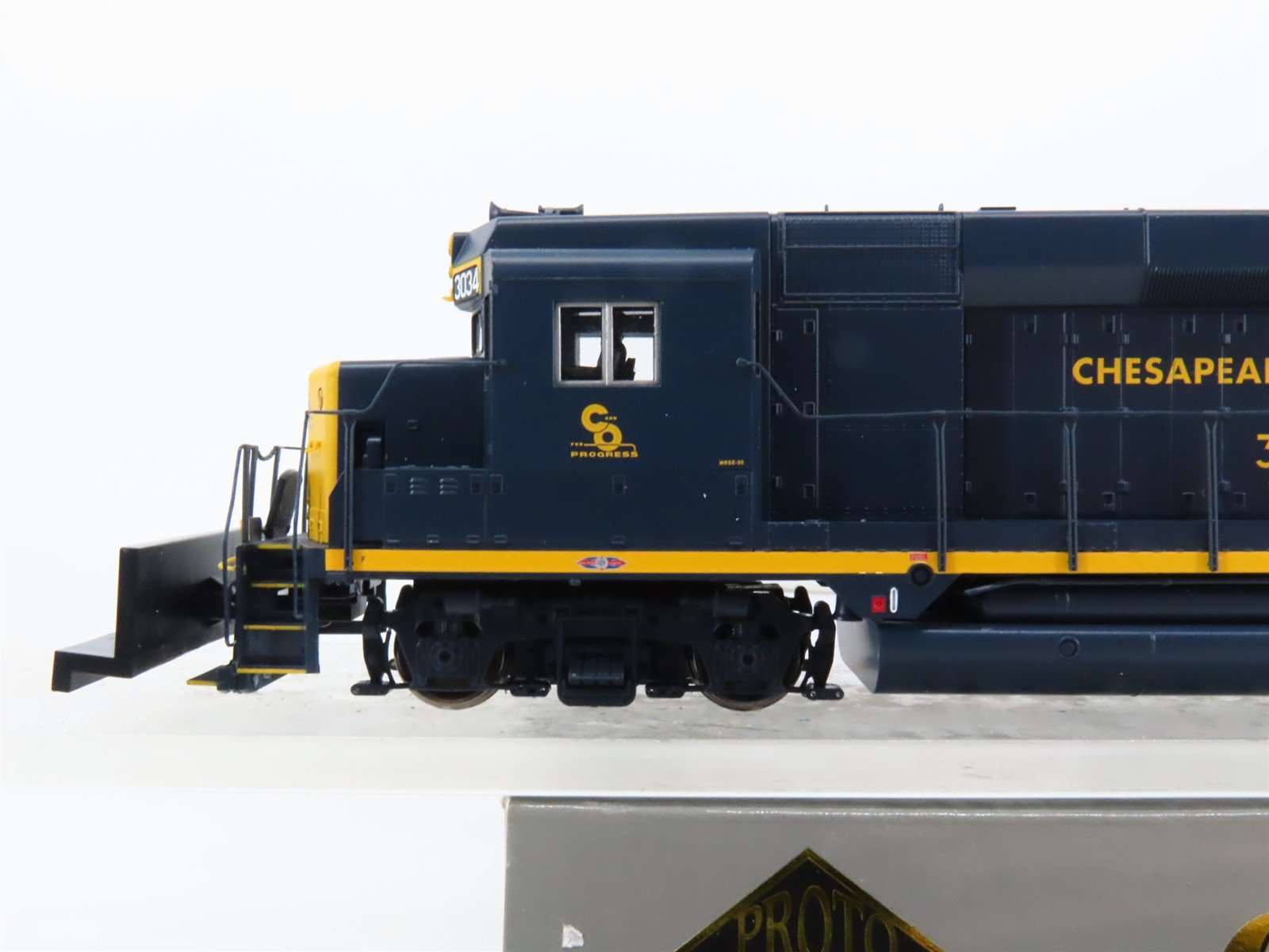 HO Proto 2000 920-31876 C&O Chesapeake & Ohio EMD GP30 Diesel #3034 - DCC Ready