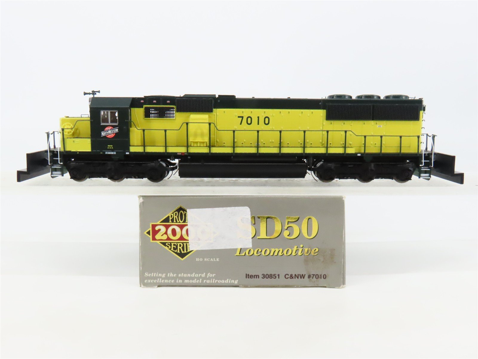 HO Proto 2000 30851 CNW Chicago & North Western SD50 Diesel #7010 - DCC Ready
