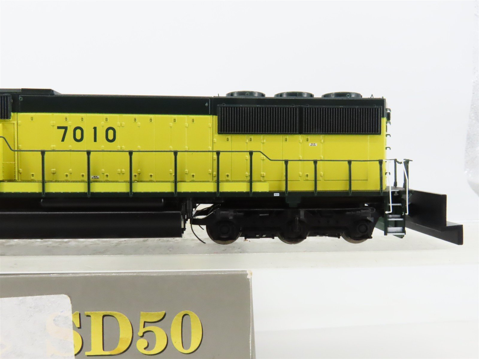 HO Proto 2000 30851 CNW Chicago & North Western SD50 Diesel #7010 - DCC Ready