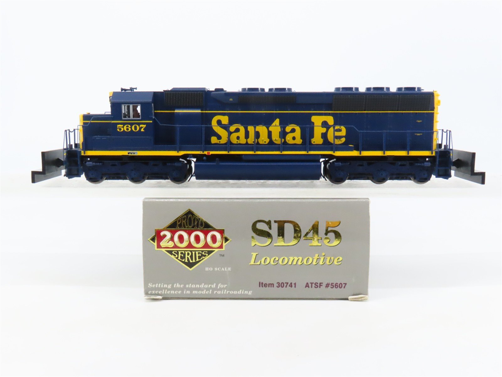 HO Scale Proto 2000 30741 ATSF Santa Fe EMD SD45 Diesel #5607 - DCC Ready