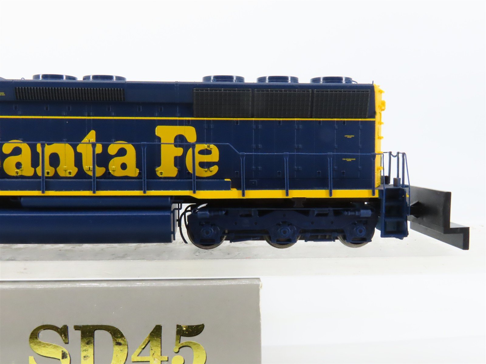 HO Scale Proto 2000 30741 ATSF Santa Fe EMD SD45 Diesel #5607 - DCC Ready