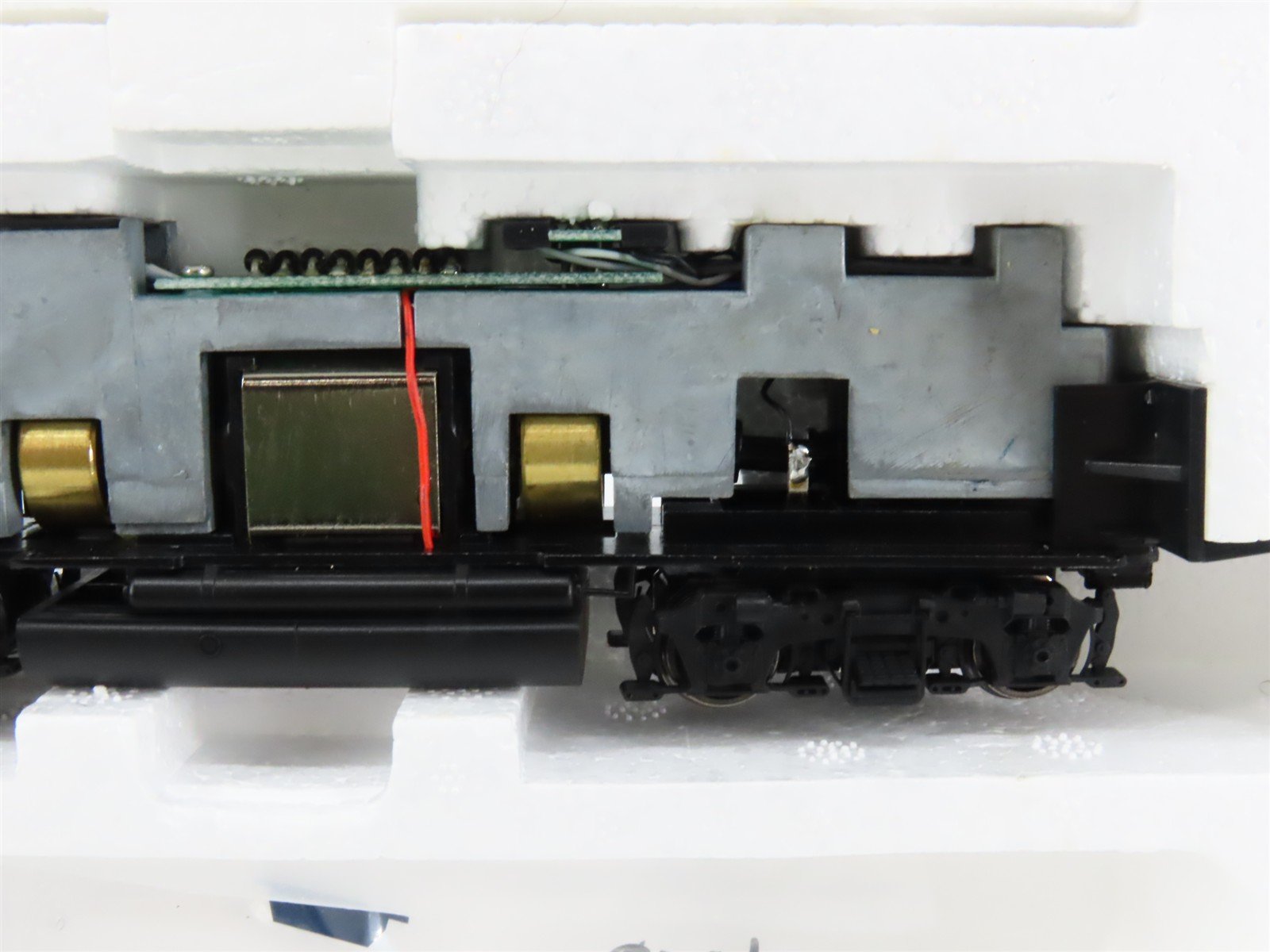 HO Scale Proto 2000 21536 ATSF Santa Fe EMD GP30 Diesel #1225 - BAD GEARS