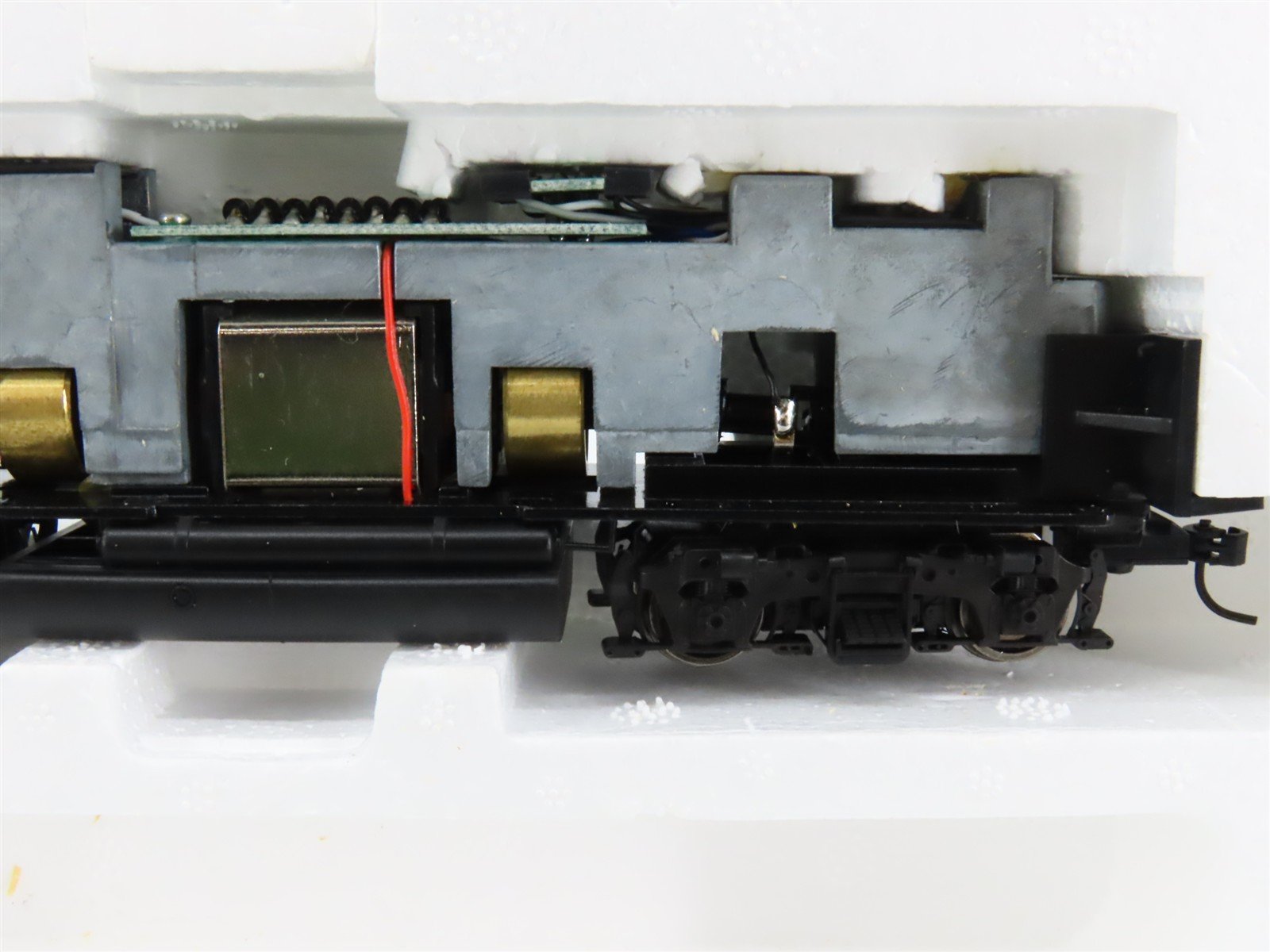 HO Scale Proto 2000 21535 ATSF Santa Fe EMD GP30 Diesel #1207 - BAD GEARS