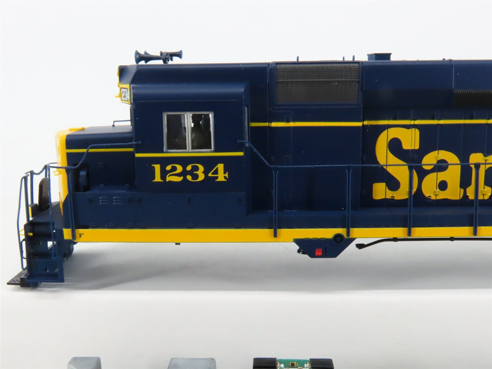 HO Scale Proto 2000 21537 ATSF Santa Fe EMD GP30 Diesel #1234 - BAD GEARS