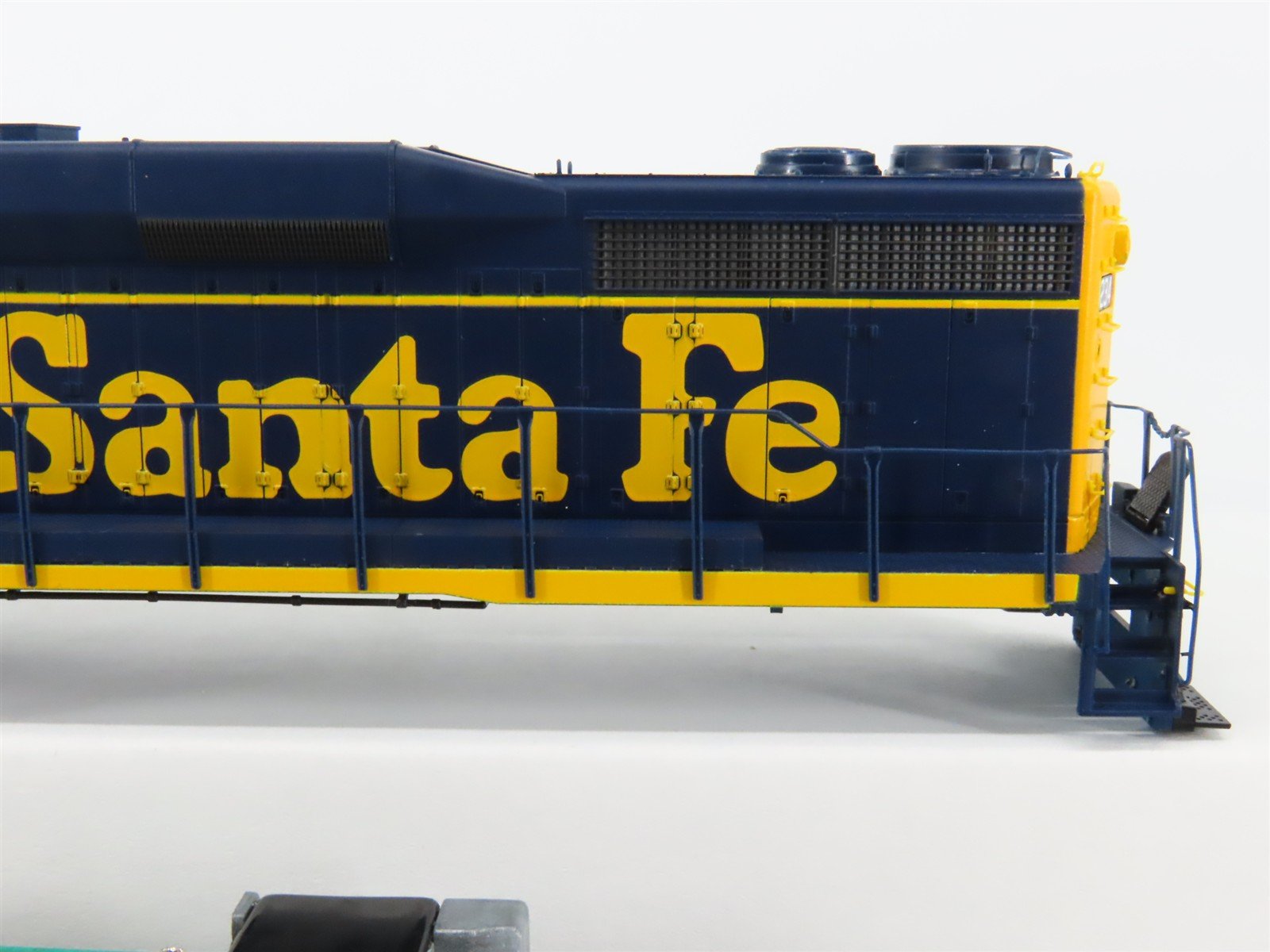 HO Scale Proto 2000 21537 ATSF Santa Fe EMD GP30 Diesel #1234 - BAD GEARS