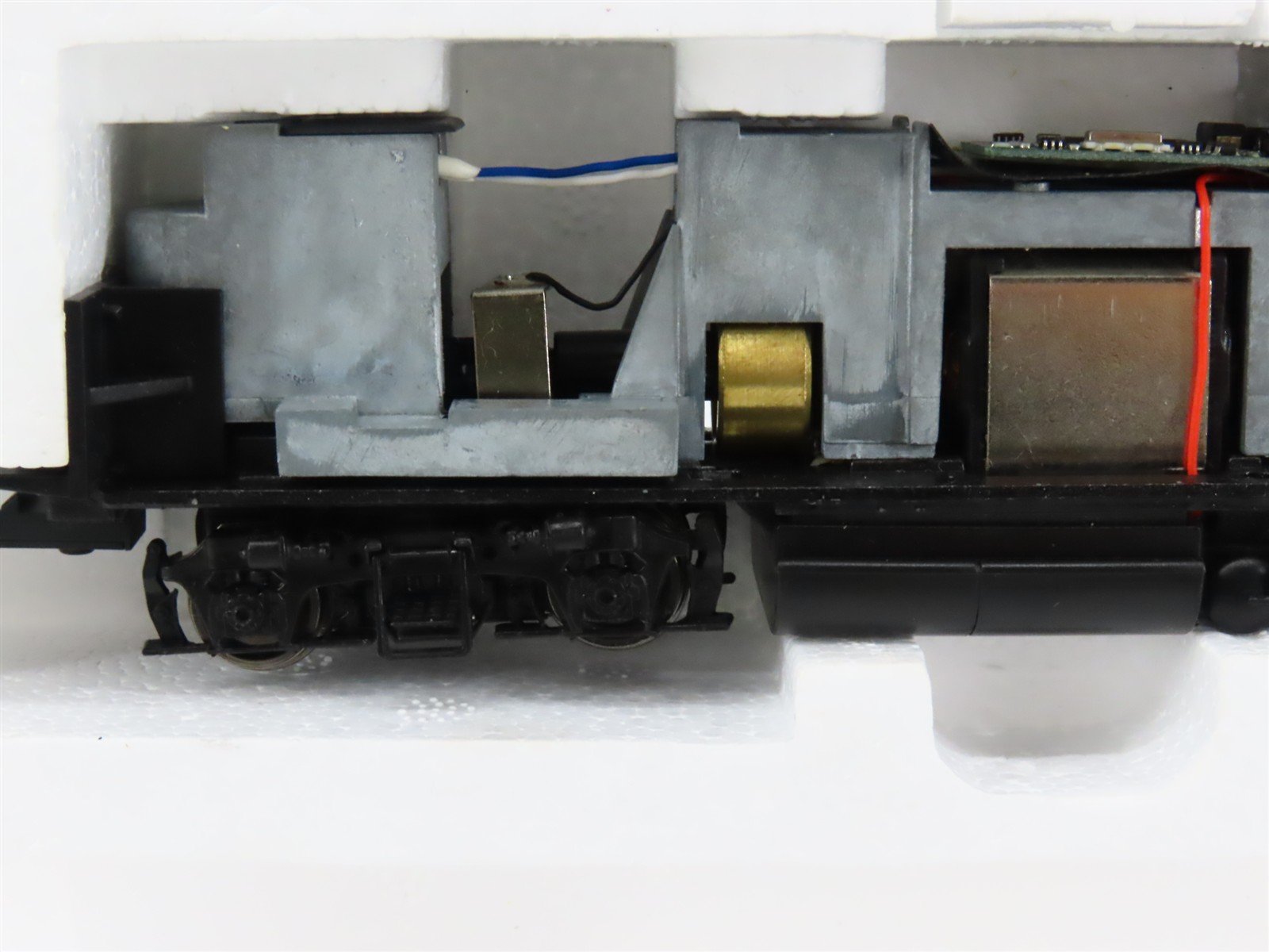 HO Proto 2000 23618 PRR Pennsylvania GP9 Ph. 2 Diesel #7020 w/ DCC - BAD GEARS