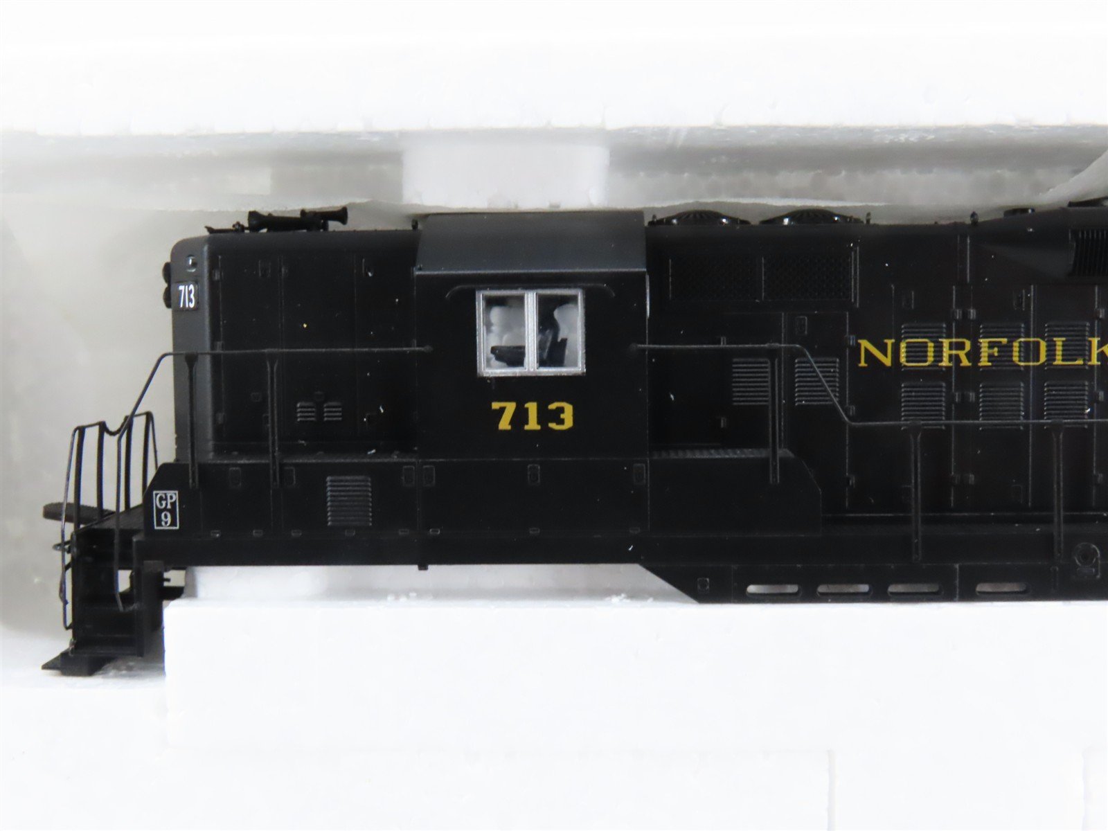 HO Proto 2000 23616 N&W Norfolk & Western GP9 Ph. 2 Diesel #713 - BAD GEARS