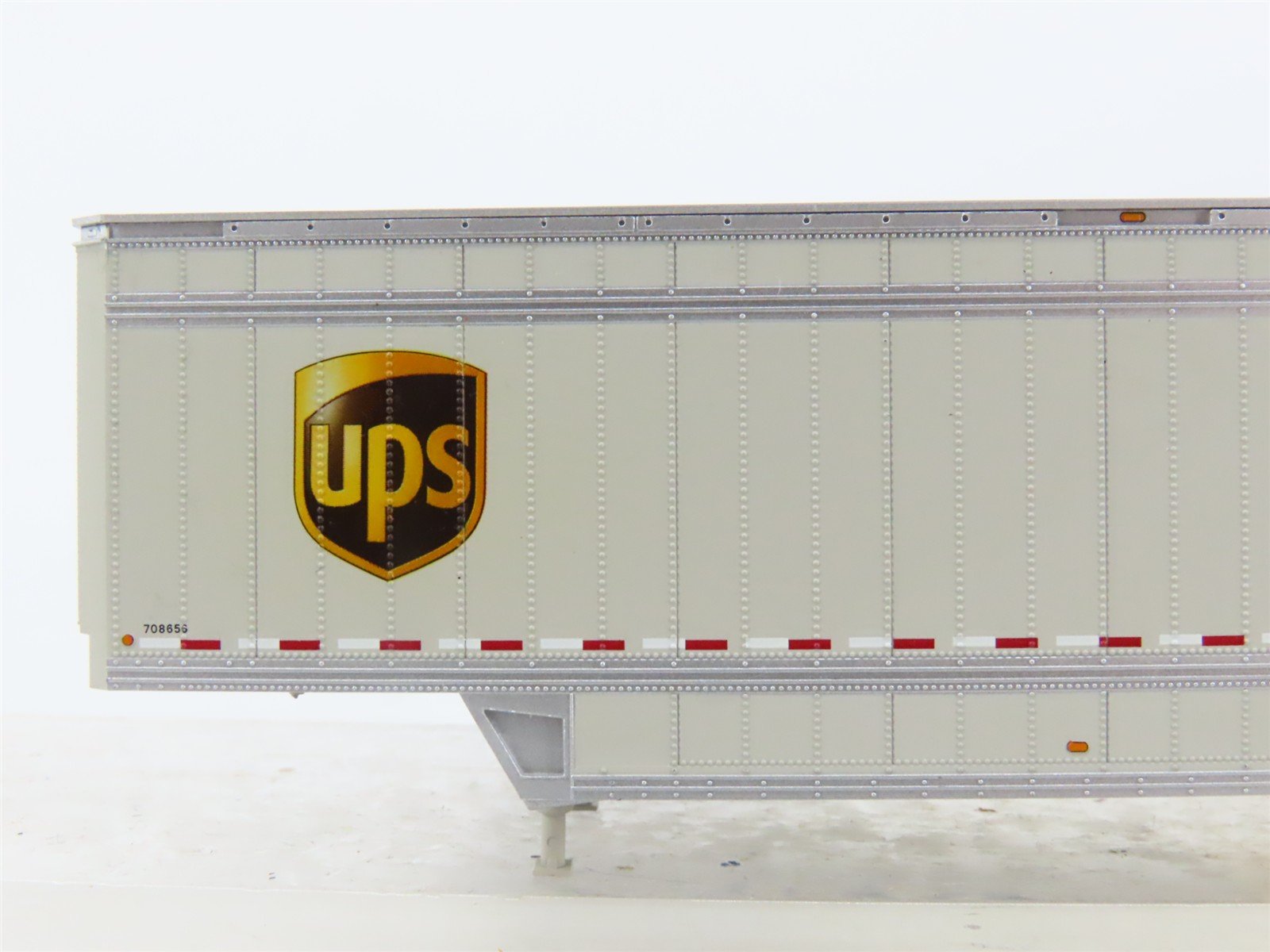 HO Scale Athearn ATH29434 UPS United Parcel Service 40' Parcel Trailer #708656
