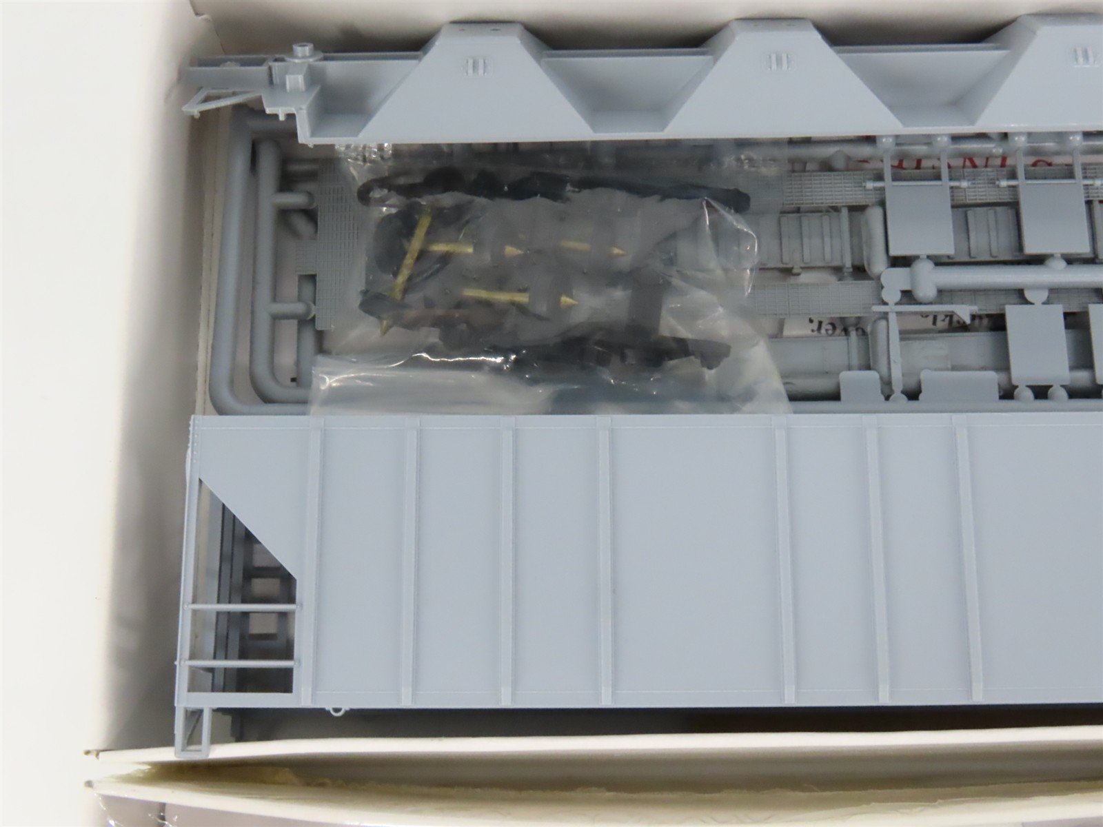 LOT of 3 HO Scale Walthers Kits GATX 2-Bay & Undecorated 3-Bay Covered Hoppers