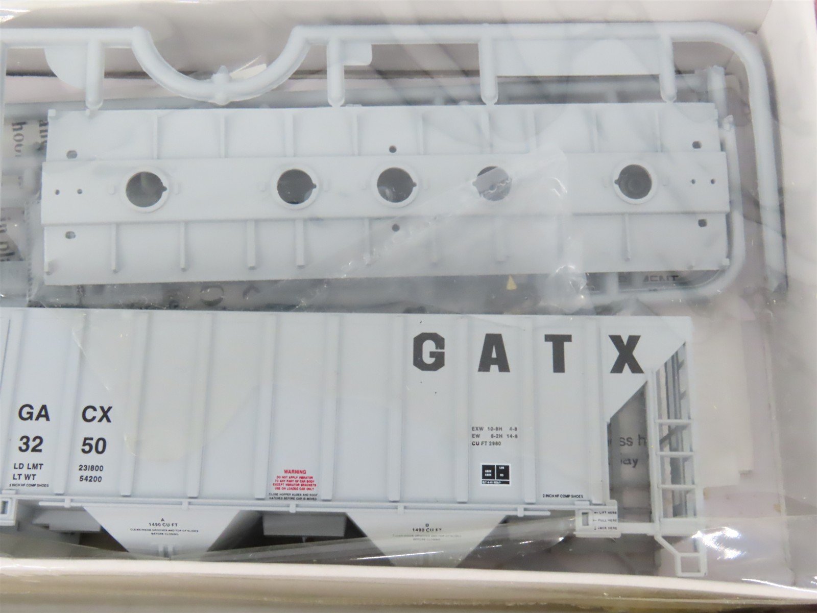 LOT of 3 HO Scale Walthers Kits GATX 2-Bay & Undecorated 3-Bay Covered Hoppers