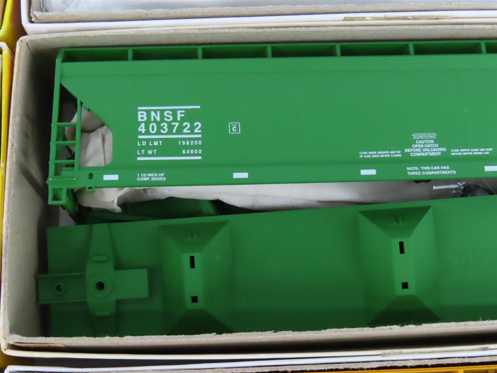 LOT of 6 HO Accurail & Roundhouse Kits SOU, MP, BNSF, CG & B&O Box Car & Hoppers