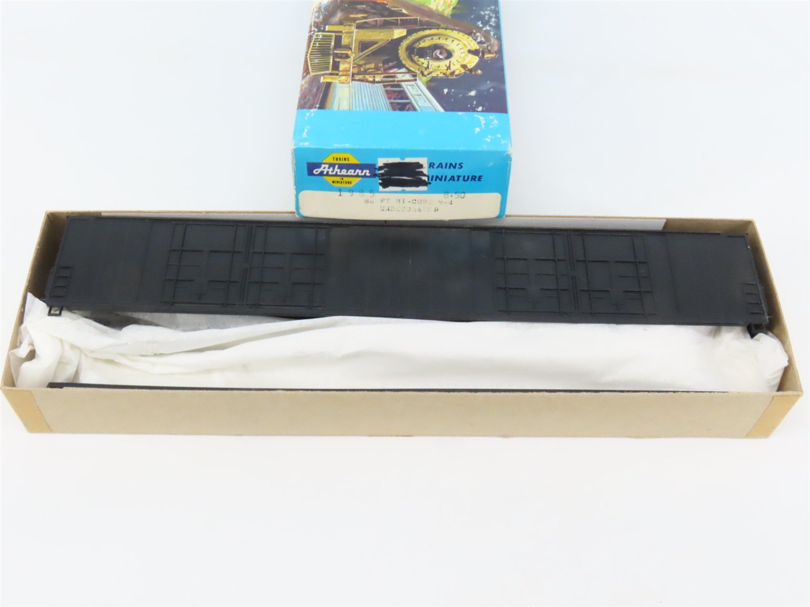 HO Scale Athearn Kit 1985 Undecorated 86' 8-Door Hi-Cube Box Car