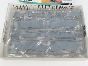 O 1/48 Scale Tamiya Kit #61042 North American P-51B Mustang Fighter Aircraft