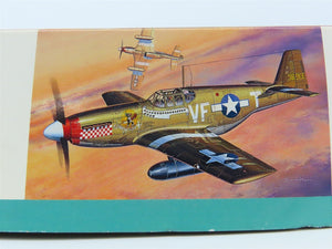 O 1/48 Scale Tamiya Kit #61042 North American P-51B Mustang Fighter Aircraft