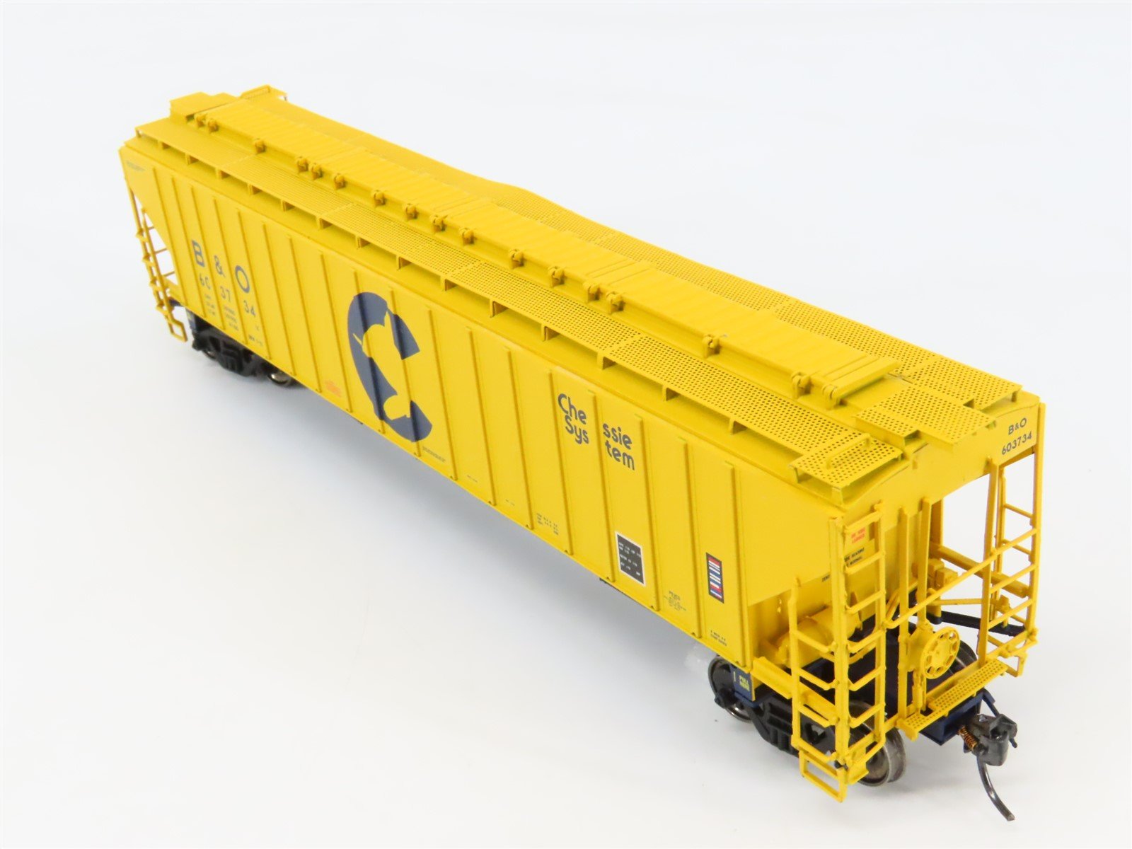 HO InterMountain 45343-13 B&O Chessie System 3-Bay PS-2 Covered Hopper #603734
