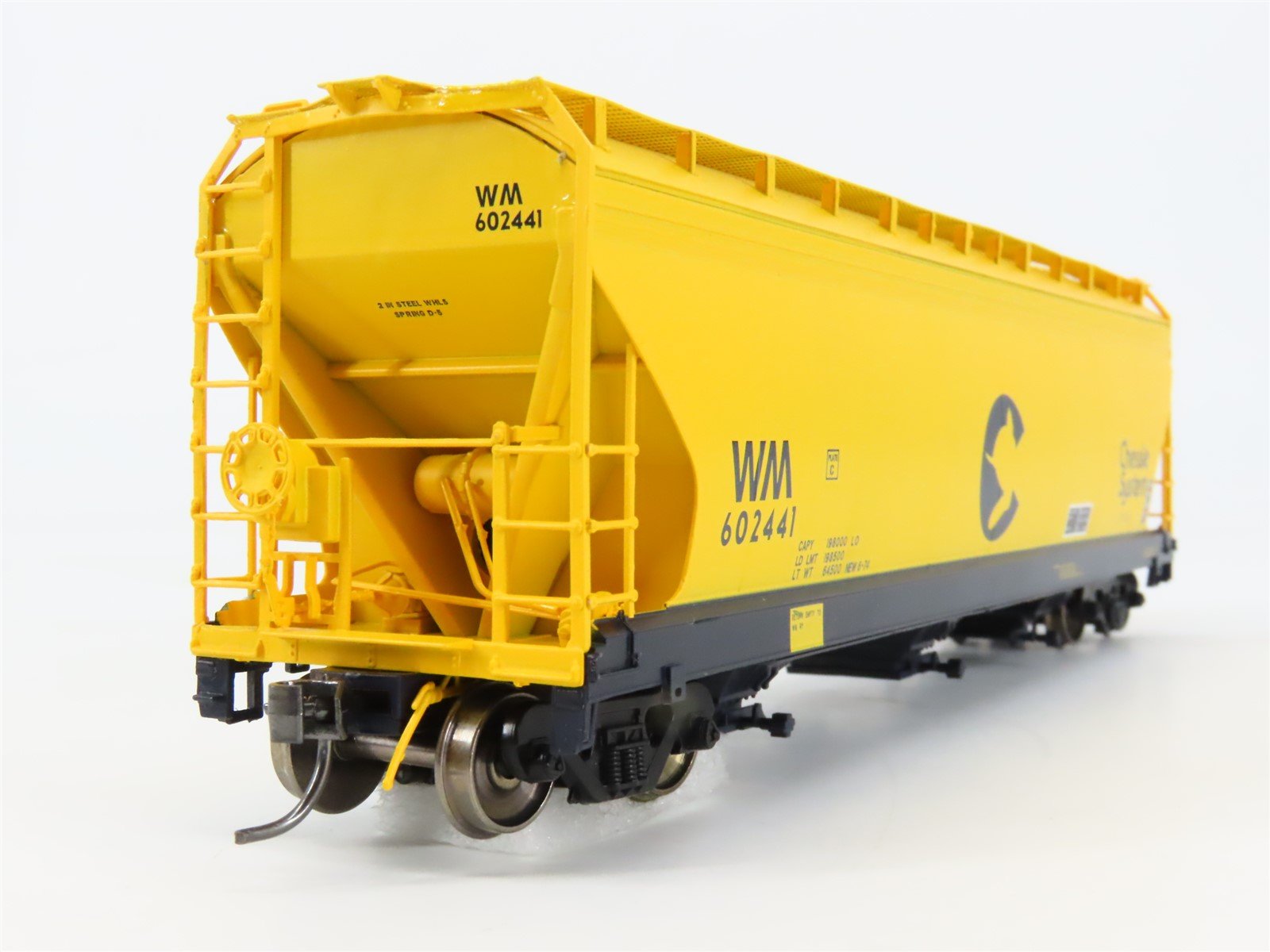 HO Scale InterMountain 47006-09 WM Chessie System 3-Bay Covered Hopper #602441