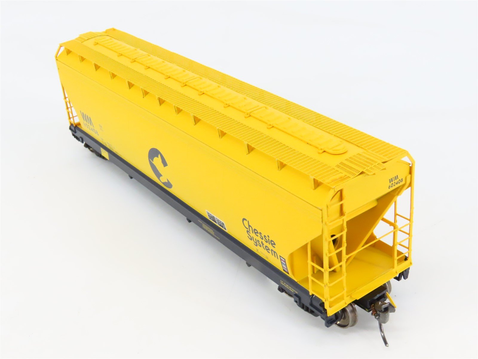 HO Scale InterMountain 47006-05 WM Chessie System 3-Bay Covered Hopper #602408