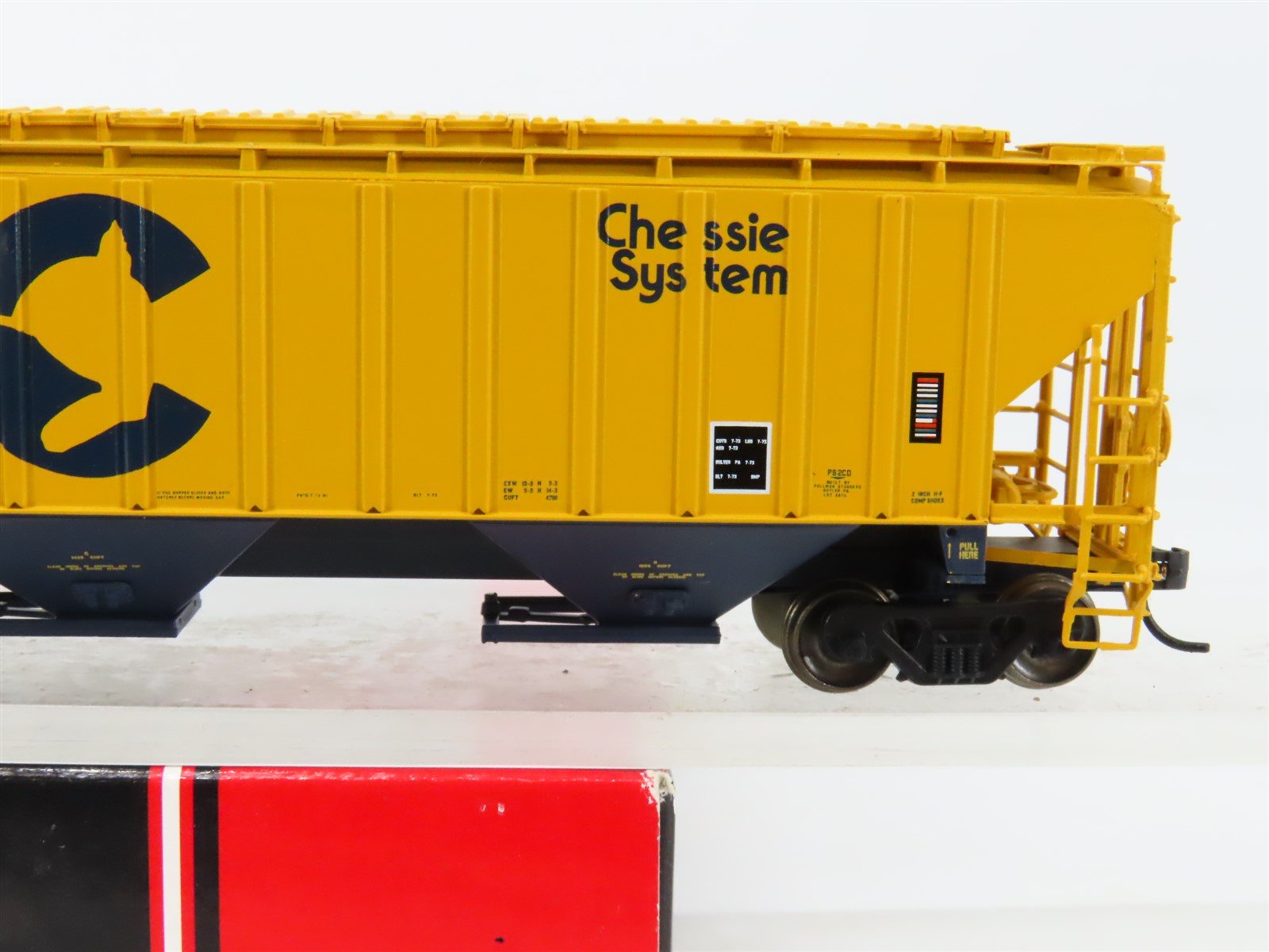 HO Scale InterMountain B&O Chessie System 3-Bay Covered Hopper #603880