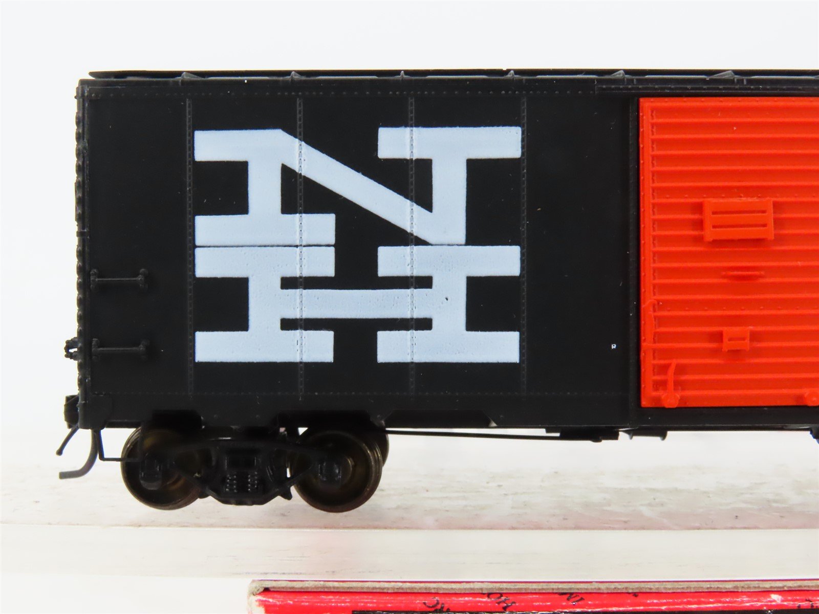 HO Scale InterMountain 45738-01 NH New Haven 40' AAR Single Door Box Car #36403