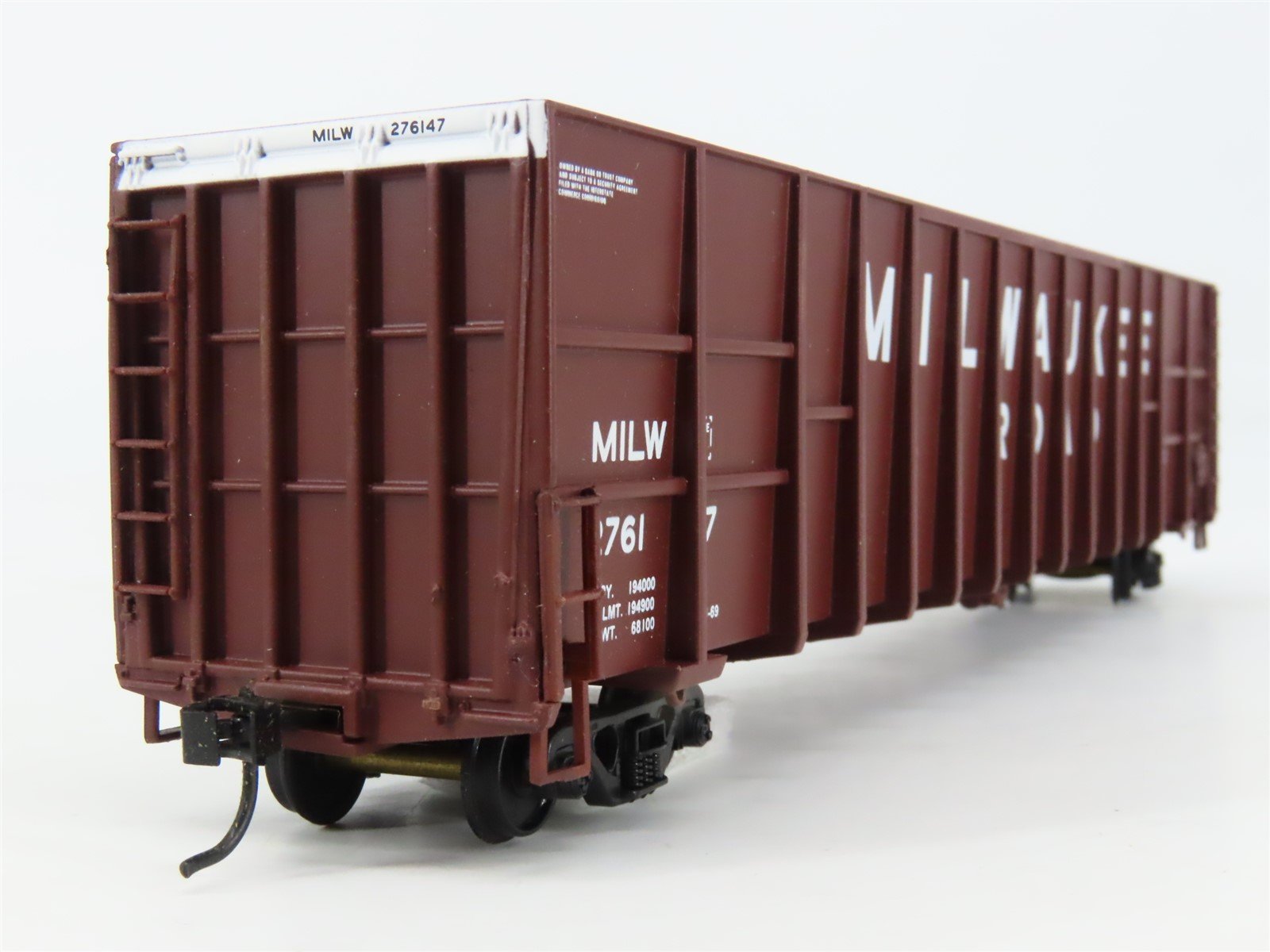 HO Scale Walthers 932-4055 MILW Milwaukee Road 61' Woodchip Gondola #276147