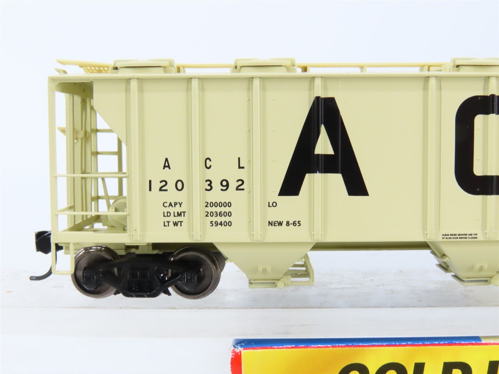 HO Walthers Gold 932-7987 ACL Atlantic Coast Line 3-Bay Covered Hopper #120392