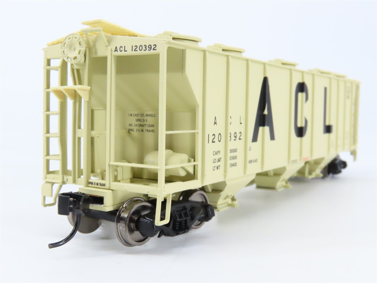 HO Walthers Gold 932-7987 ACL Atlantic Coast Line 3-Bay Covered Hopper #120392