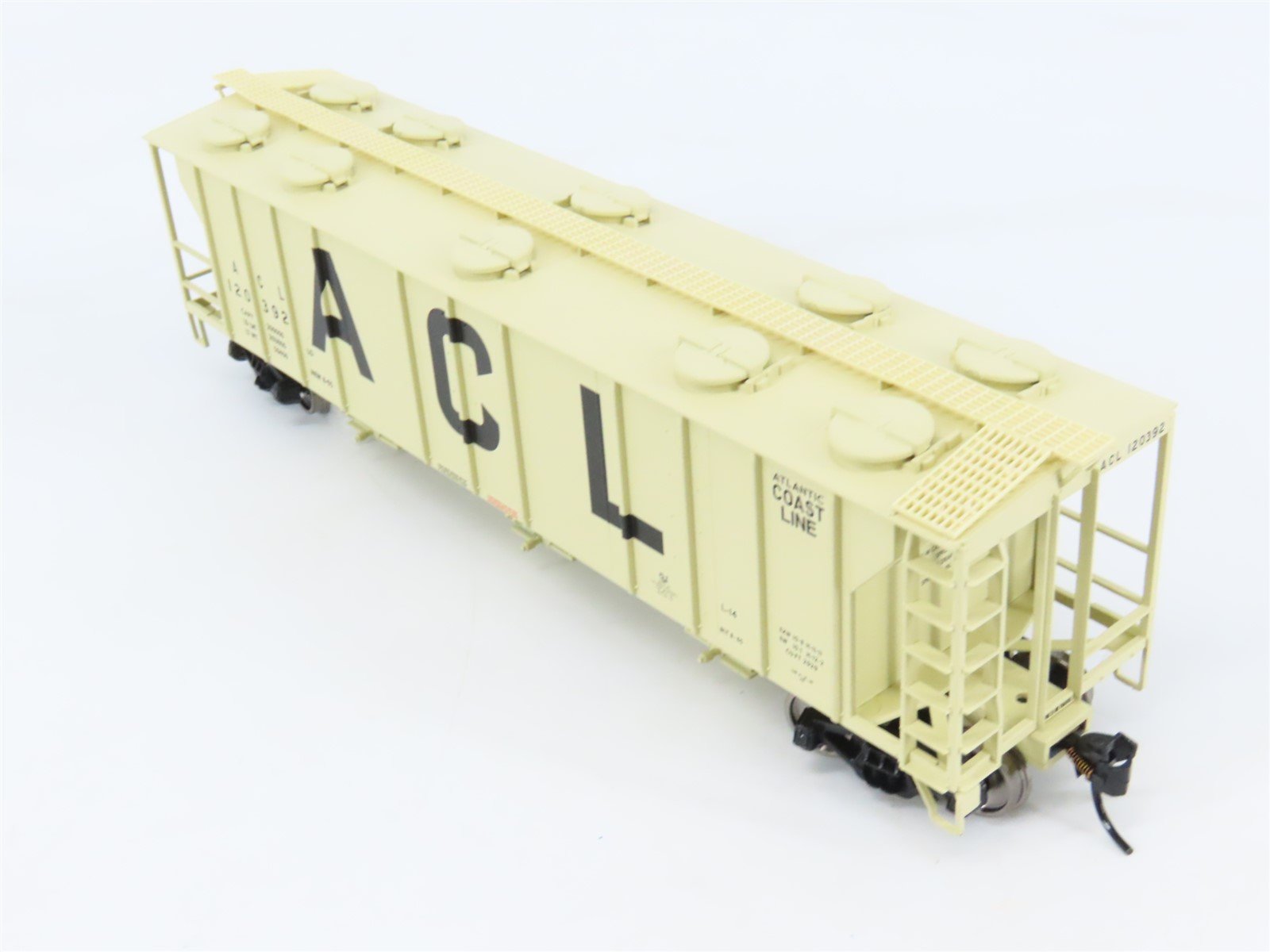 HO Walthers Gold 932-7987 ACL Atlantic Coast Line 3-Bay Covered Hopper #120392