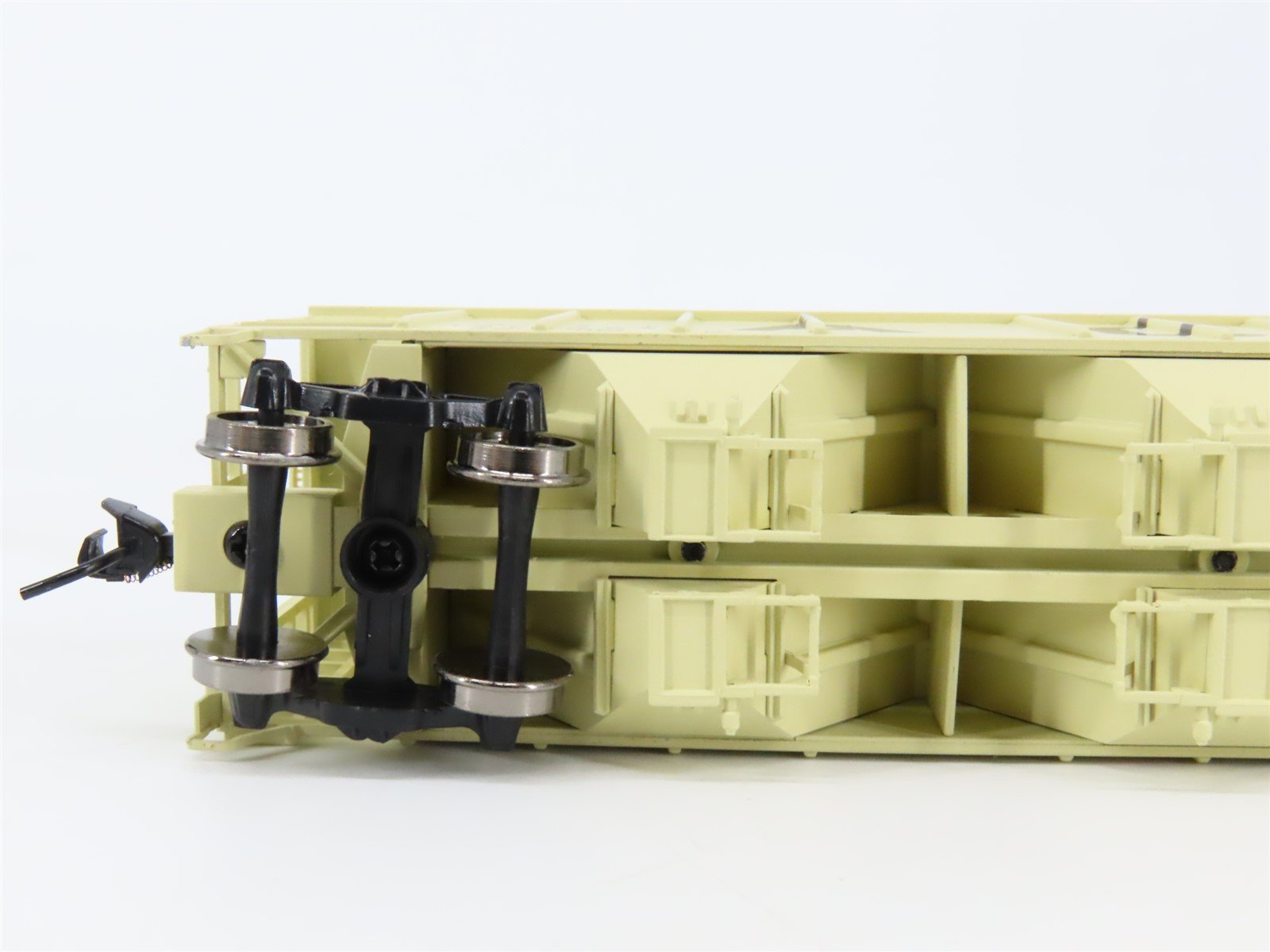 HO Walthers Gold 932-7987 ACL Atlantic Coast Line 3-Bay Covered Hopper #120392