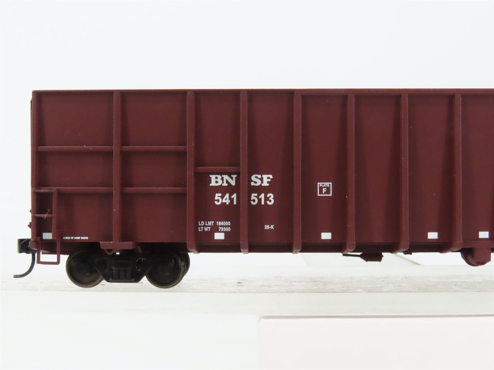 HO Scale Walthers BNSF Railway 61' Woodchip Gondola #541513