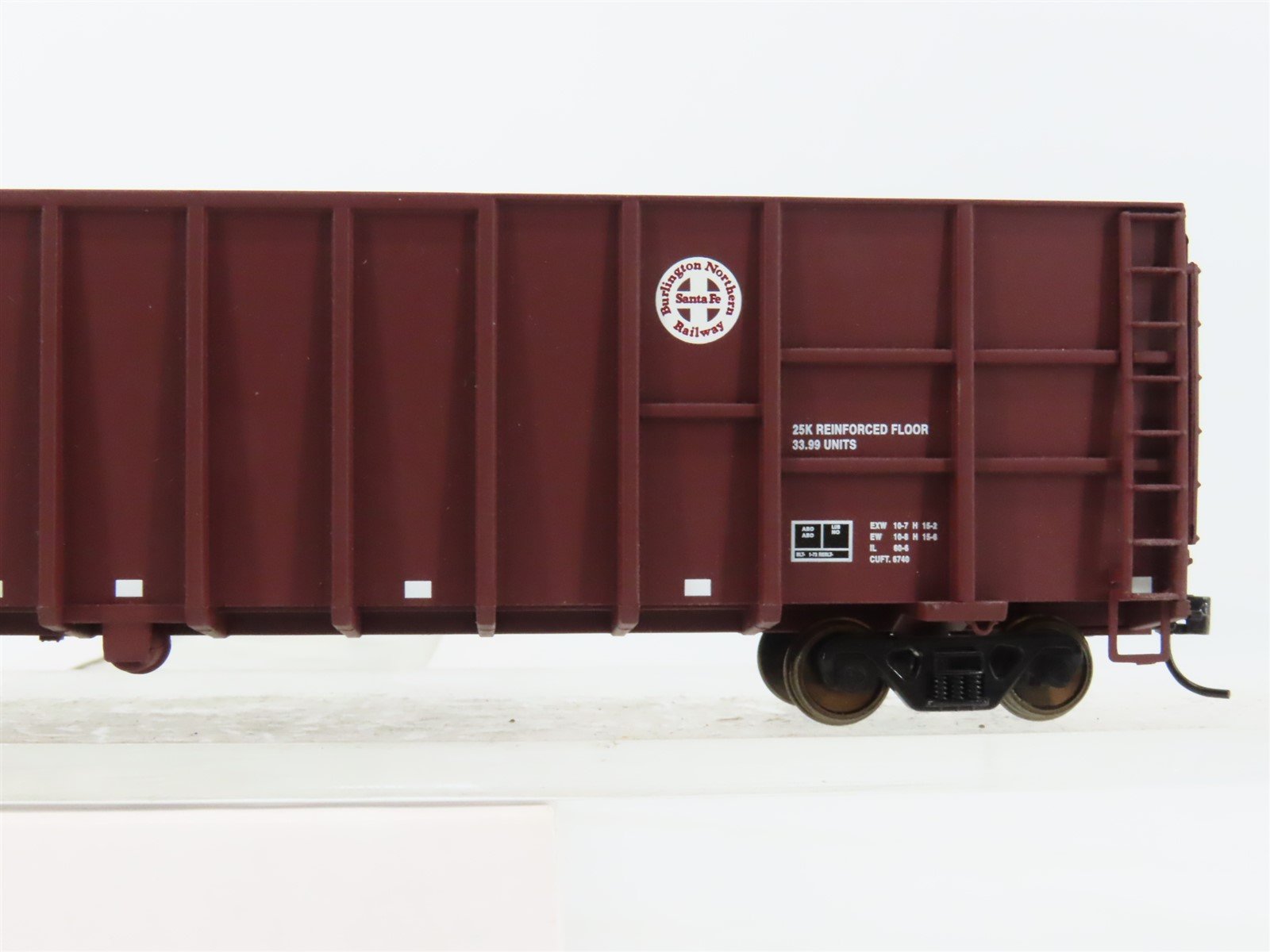 HO Scale Walthers BNSF Railway 61' Woodchip Gondola #541513