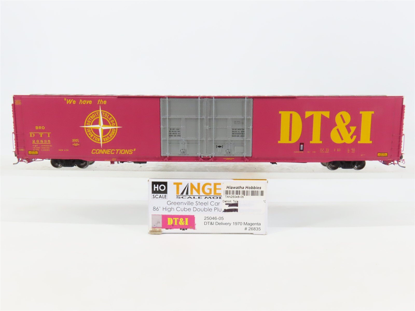 HO Scale Tangent 25046-05 DT&I 86' Hi-Cube Double Plug Door Box Car #26835