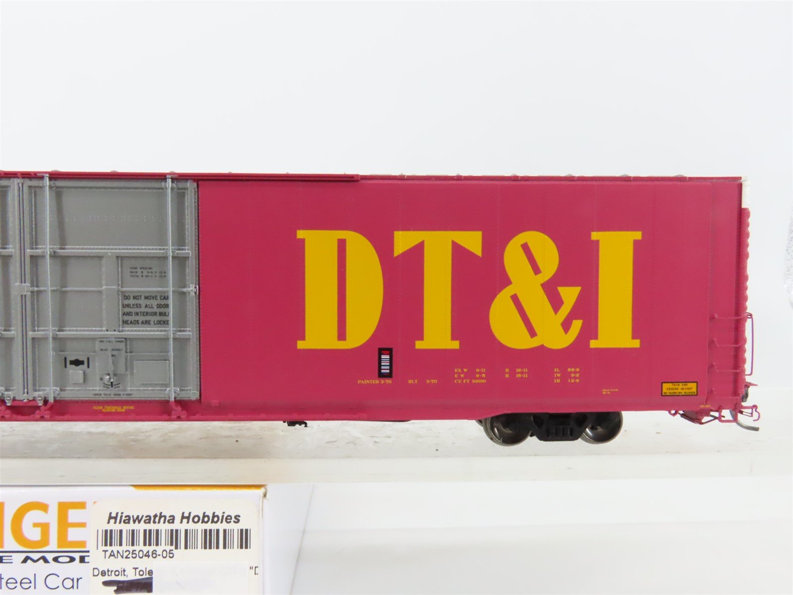 HO Scale Tangent 25046-05 DT&I 86' Hi-Cube Double Plug Door Box Car #26835