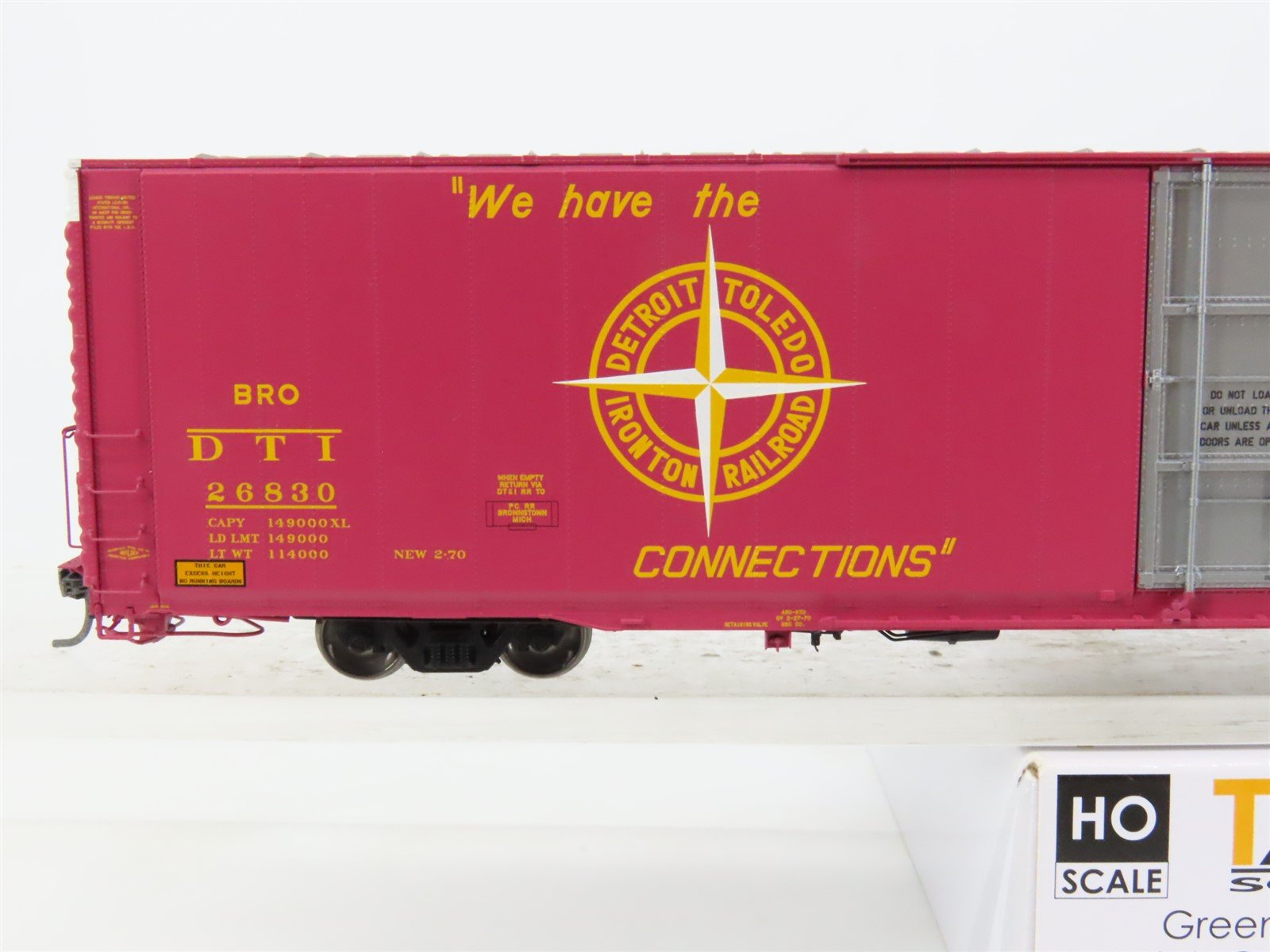 HO Scale Tangent 25046-04 DT&I 86' Hi-Cube Double Plug Door Box Car #26830