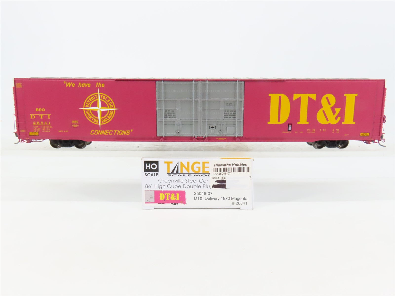 HO Scale Tangent 25046-07 DT&I 86' Hi-Cube Double Plug Door Box Car #26841