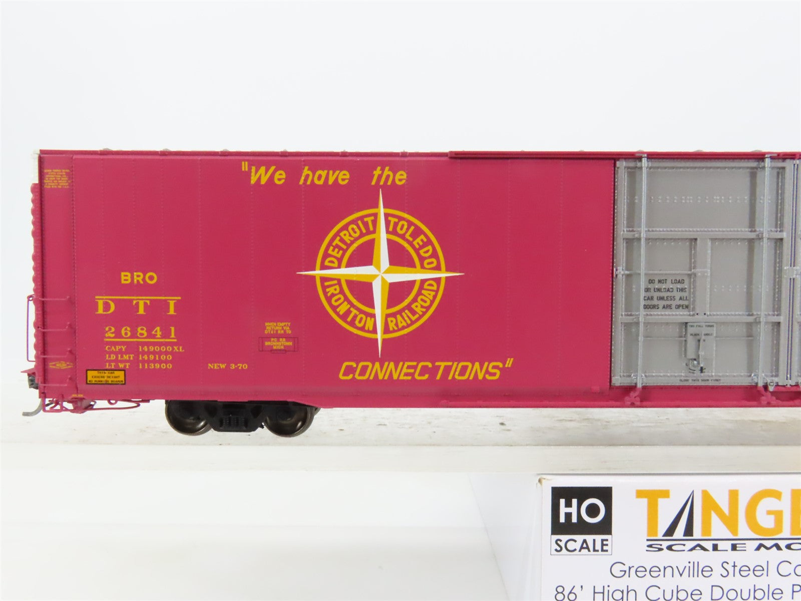 HO Scale Tangent 25046-07 DT&I 86' Hi-Cube Double Plug Door Box Car #26841