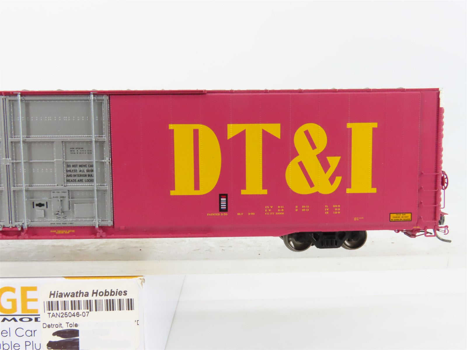 HO Scale Tangent 25046-07 DT&I 86' Hi-Cube Double Plug Door Box Car #26841