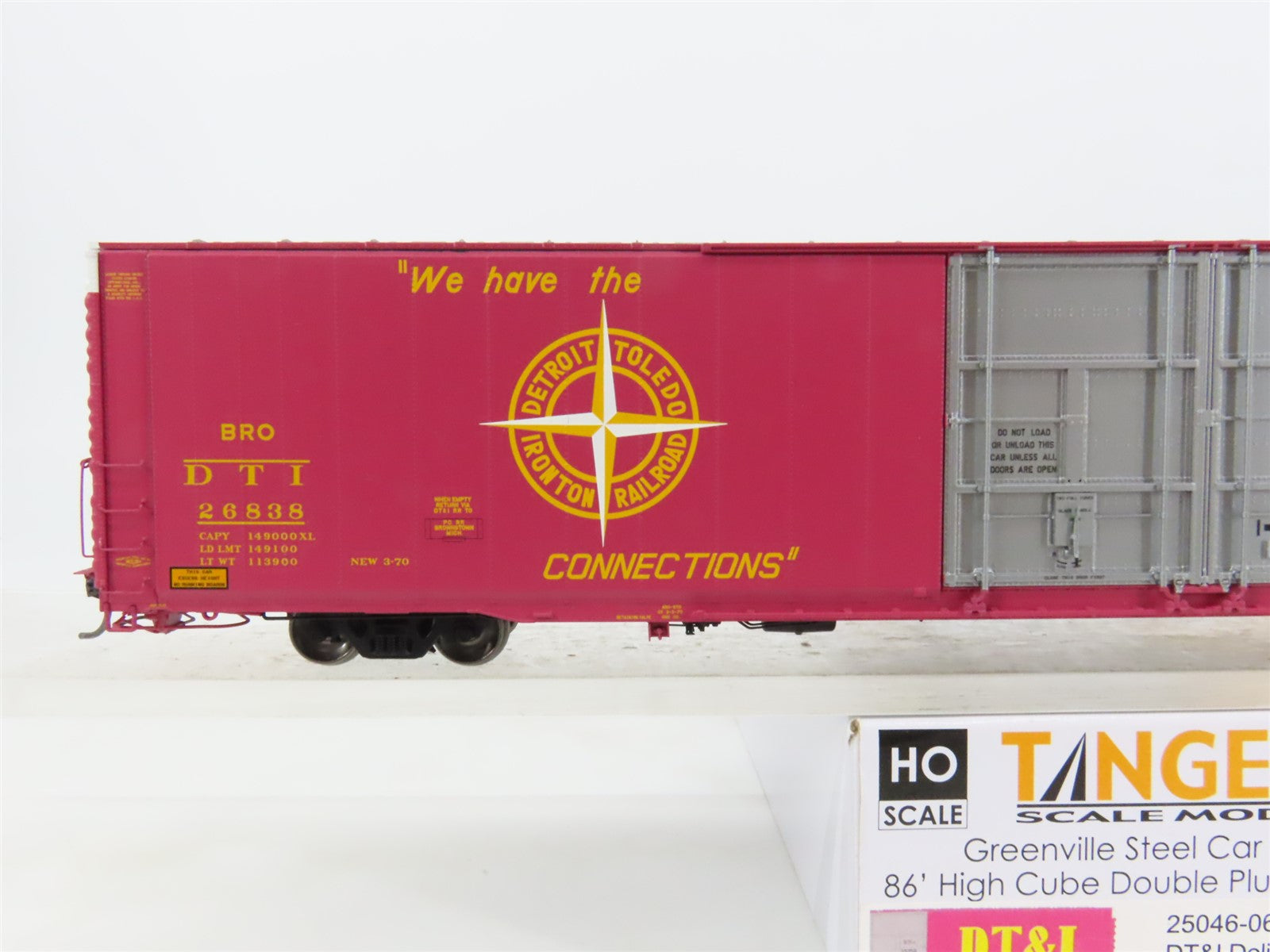 HO Scale Tangent 25046-06 DT&I 86' Hi-Cube Double Plug Door Box Car #26838