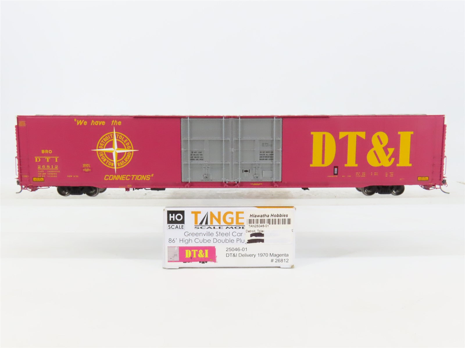 HO Scale Tangent 25046-01 DT&I 86' Hi-Cube Double Plug Door Box Car #26812