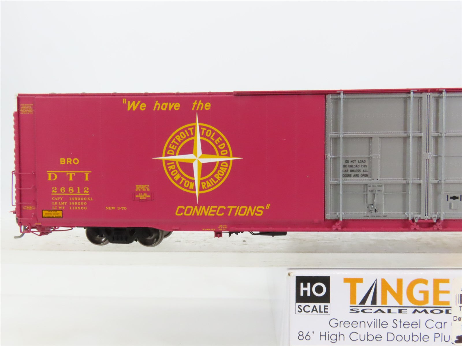 HO Scale Tangent 25046-01 DT&I 86' Hi-Cube Double Plug Door Box Car #26812