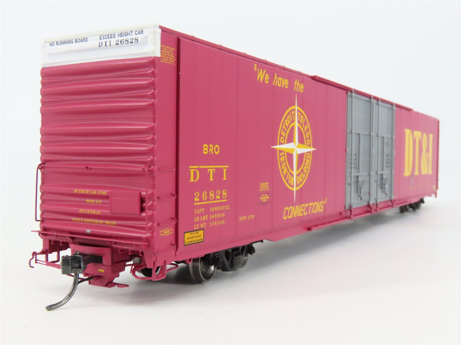 HO Scale Tangent 25046-03 DT&I 86' Hi-Cube Double Plug Door Box Car #26828
