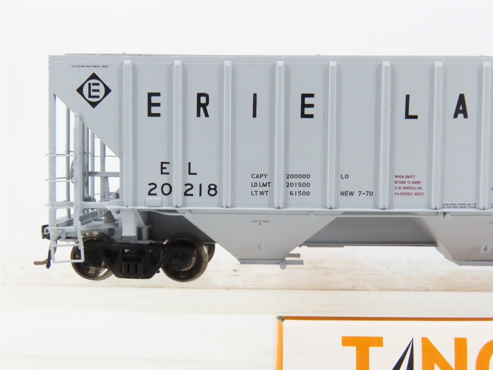 HO Scale Tangent 10019-06 EL Erie Lackawanna 3-Bay PS4740 Covered Hopper #20218