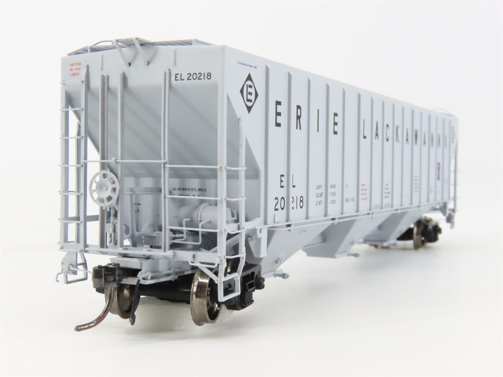 HO Scale Tangent 10019-06 EL Erie Lackawanna 3-Bay PS4740 Covered Hopper #20218
