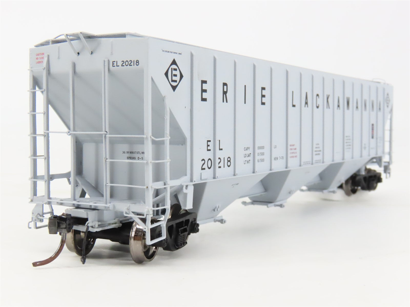 HO Scale Tangent 10019-06 EL Erie Lackawanna 3-Bay PS4740 Covered Hopper #20218